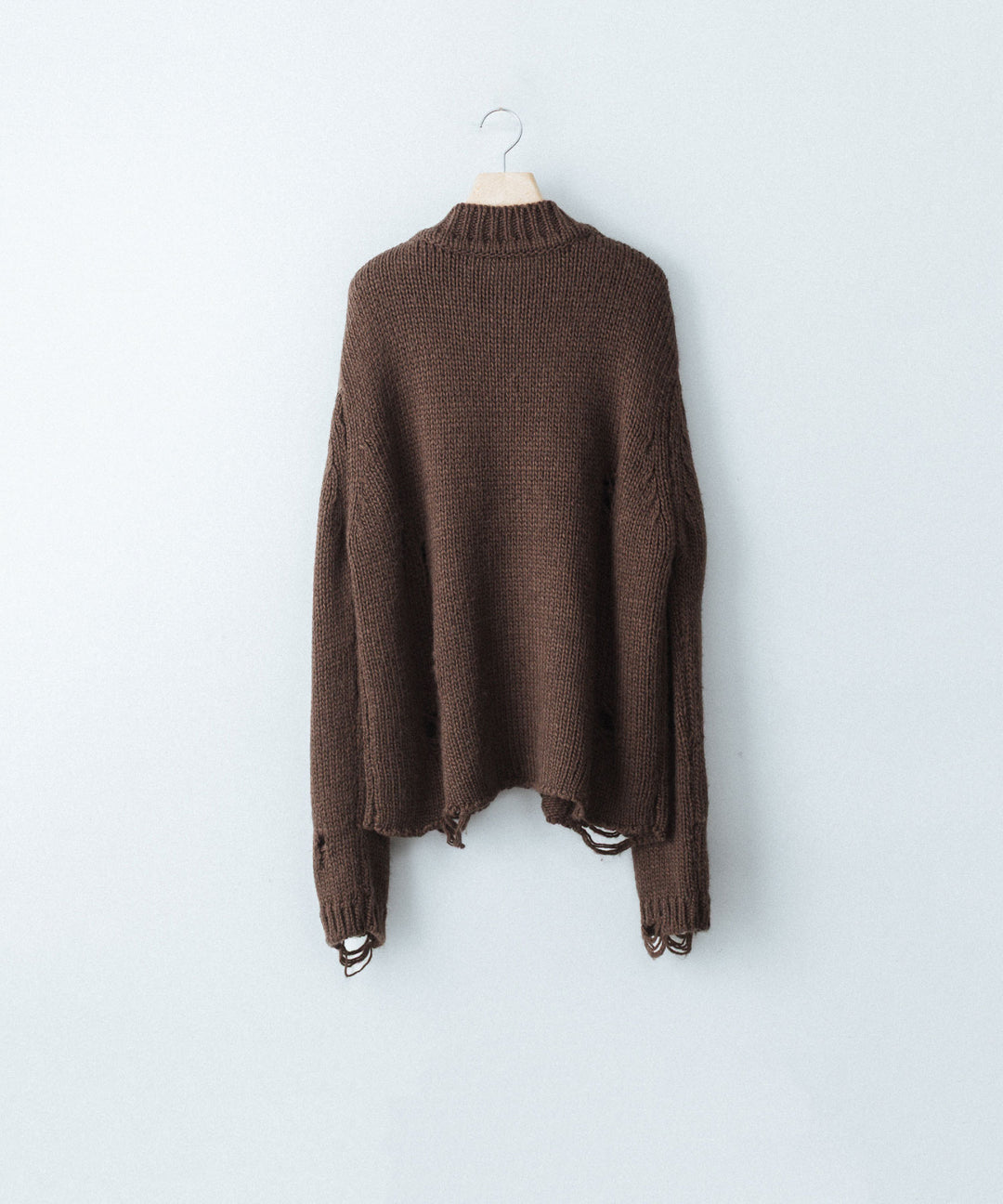 【CODA】DARK BROWN 90S’ ROUND NECK THRASHED CARDIGAN - BROWN
