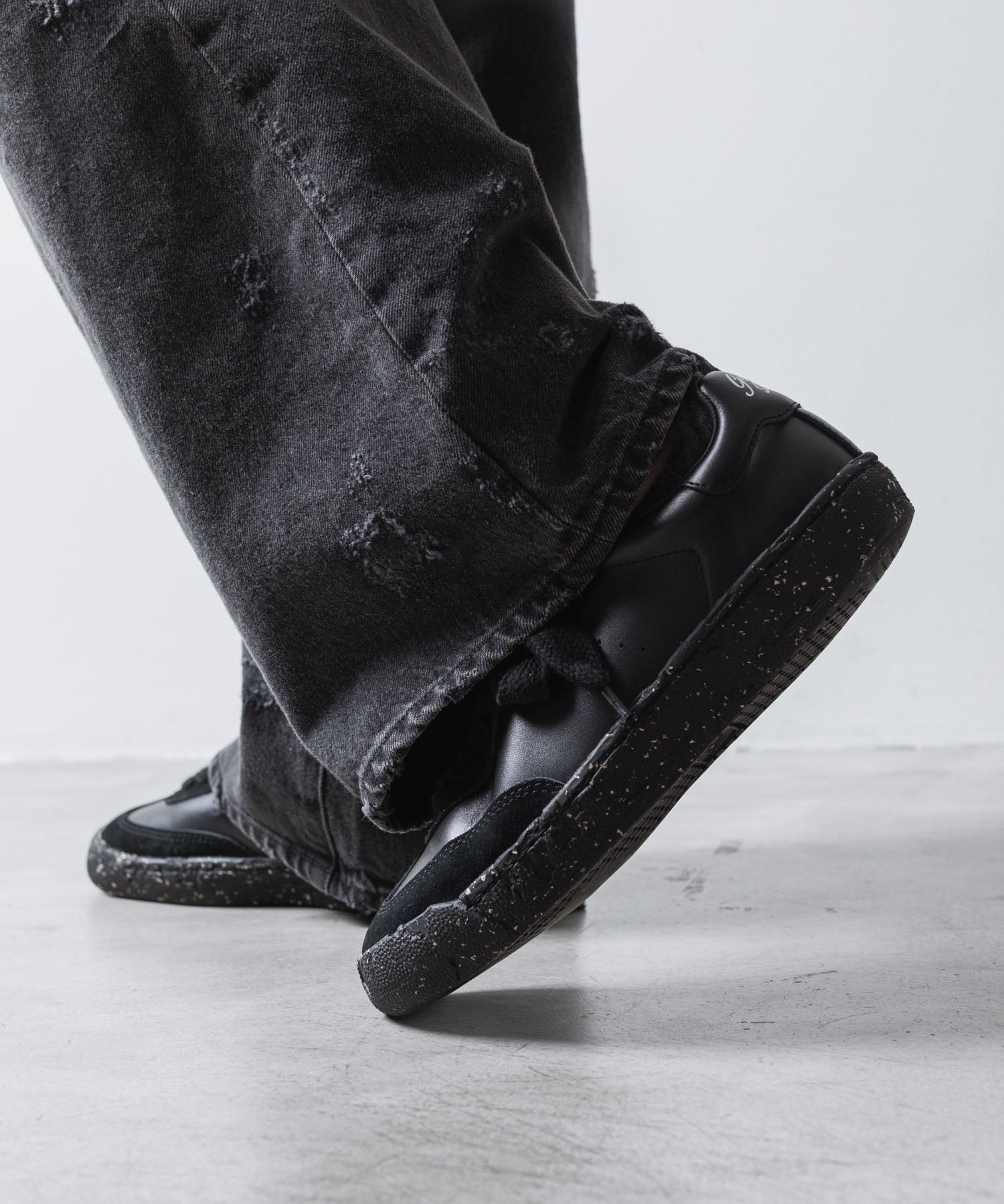 General scale. ジェネラルスケールのSEINE / LEATHER LOW-TOP SNEAKERSの公式通販サイトsession福岡セレクトショップ