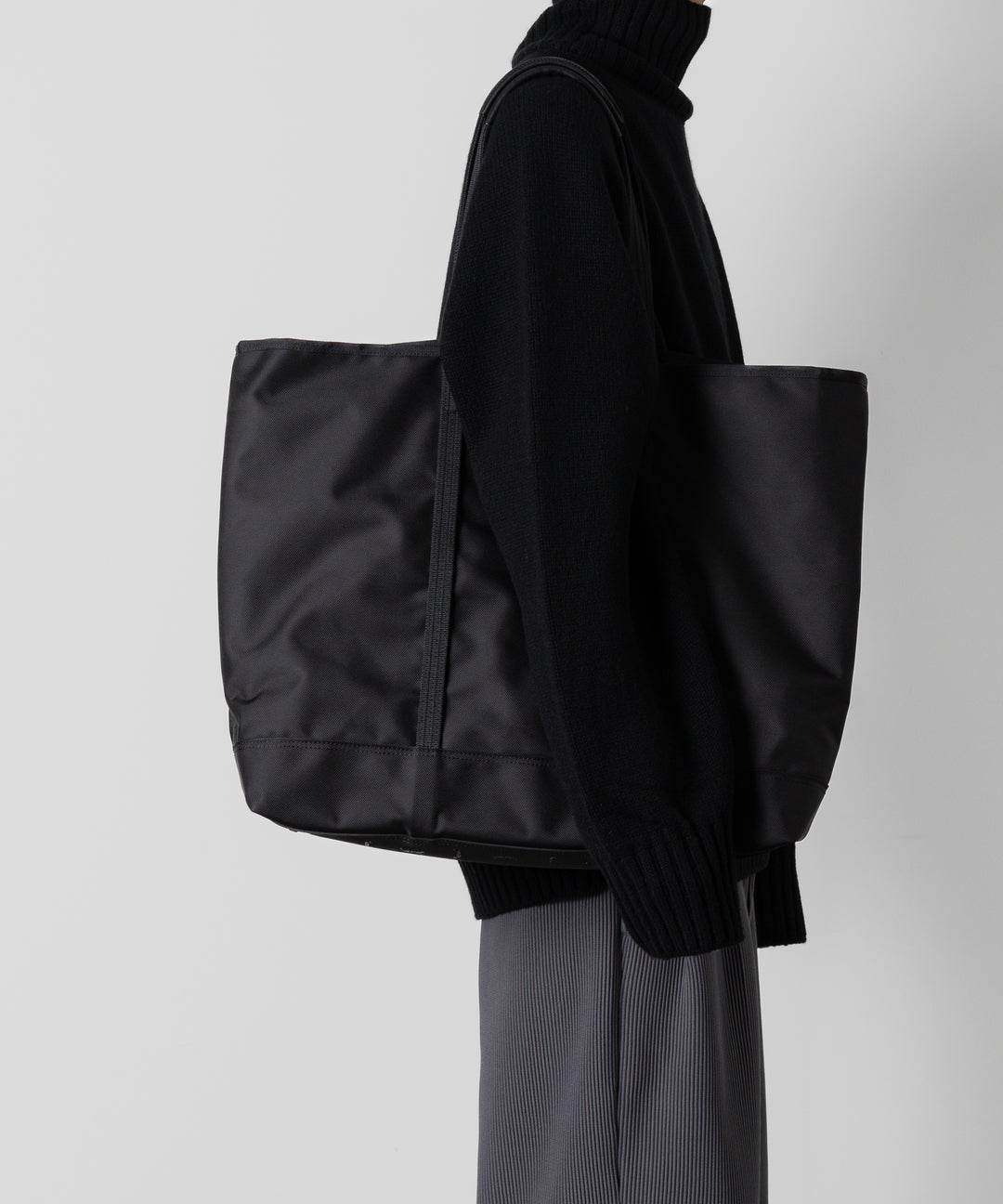 KaILI(カイリ)のARMCHAIRのBLACK
