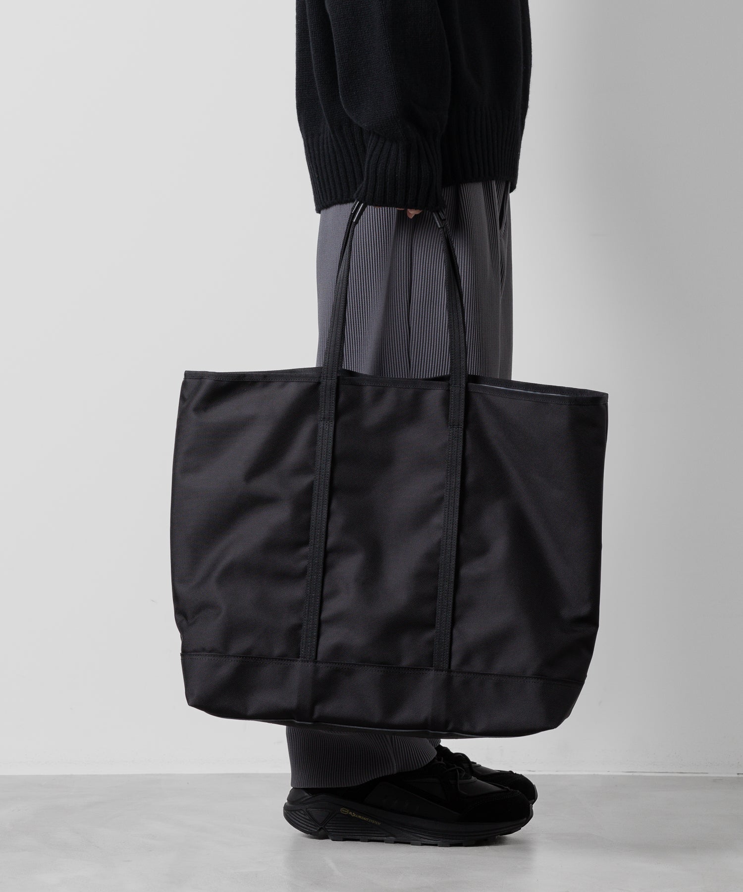 KaILI(カイリ)のARMCHAIRのBLACK