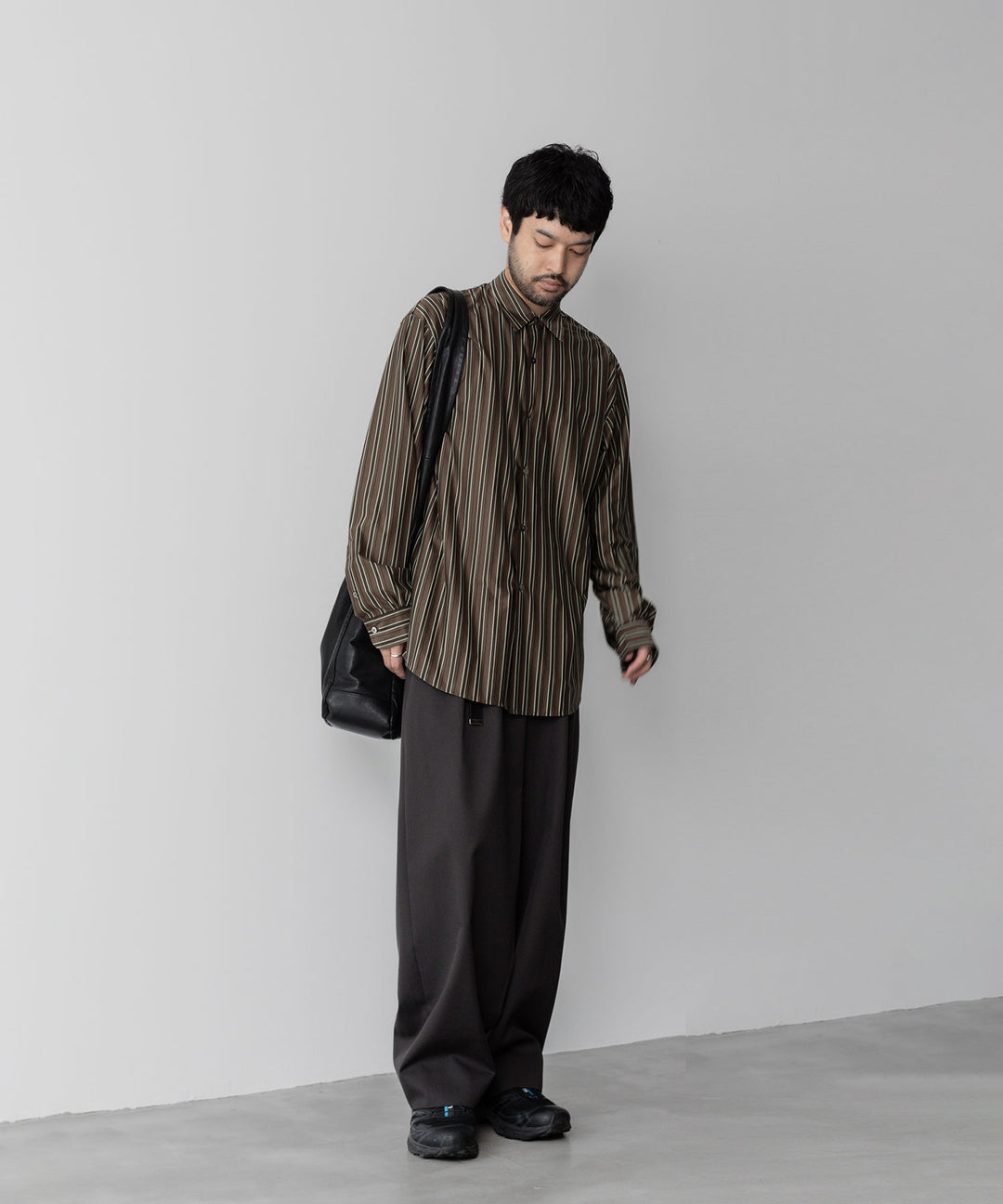 ssstein(シュタイン)の24AWコレクション EASY WIDE TROUSERS (2/72 WOOL GABARDINE) - GREY KHAKI 公式通販サイトsession福岡セレクトショップ
