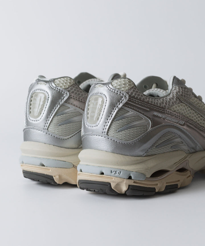 MIZUNO-ミズノのWAVE RIDER 10のWHITE×LIGHT BEIGE×SILVER公式通販サイトsession福岡セレクトショップ 
