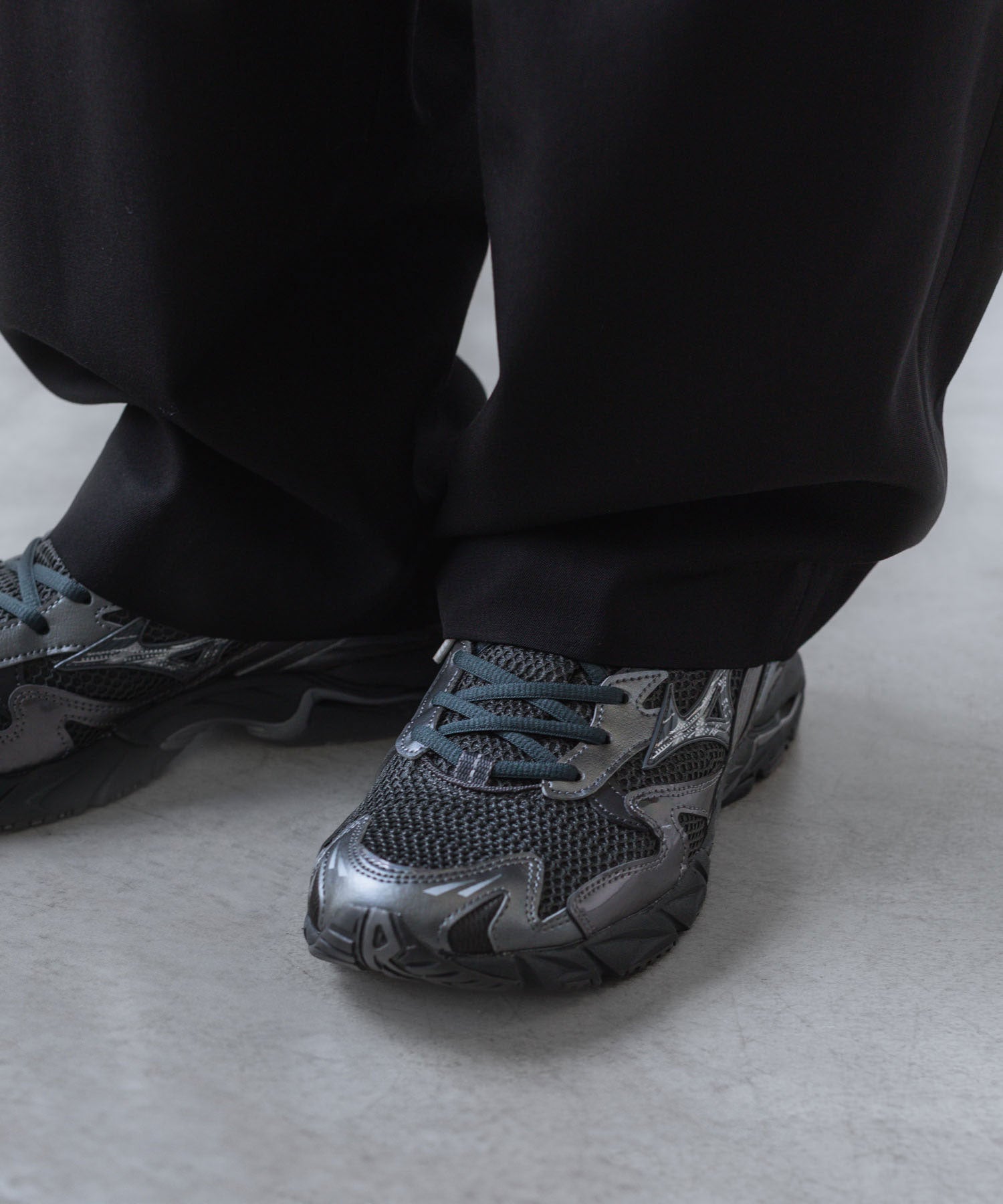 MIZUNO ミズノWAVE RIDER 10のBLACK×BLACK×METALLIC GREY 公式通販サイトsession福岡セレクトショップ