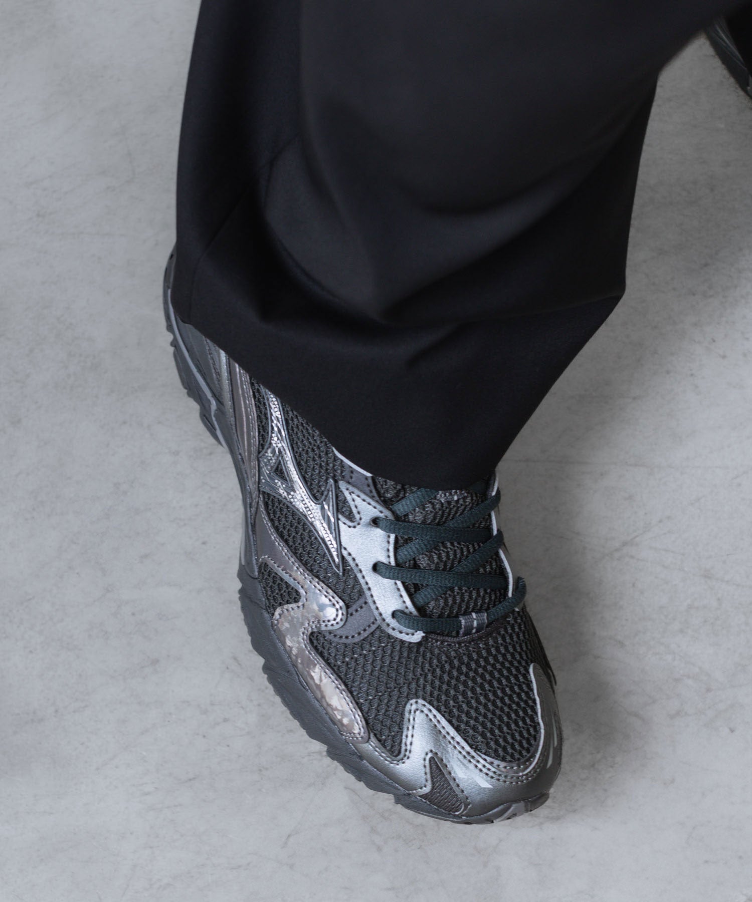 MIZUNO ミズノWAVE RIDER 10のBLACK×BLACK×METALLIC GREY 公式通販サイトsession福岡セレクトショップ