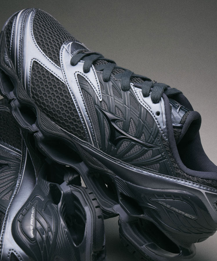 【MIZUNO】ミズノのWAVE PROPHECY LS - BLACK×BLACK×METALLIC GREY