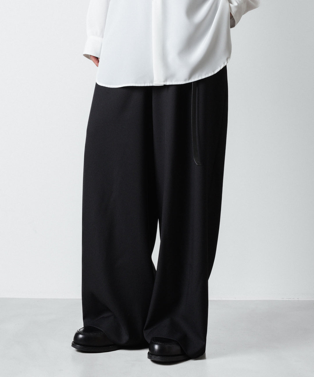 ato(アトウ)のRECYCLE POLYESTER WIDE PANTS - BLACKの公式通販サイトsession福岡セレクトショップ