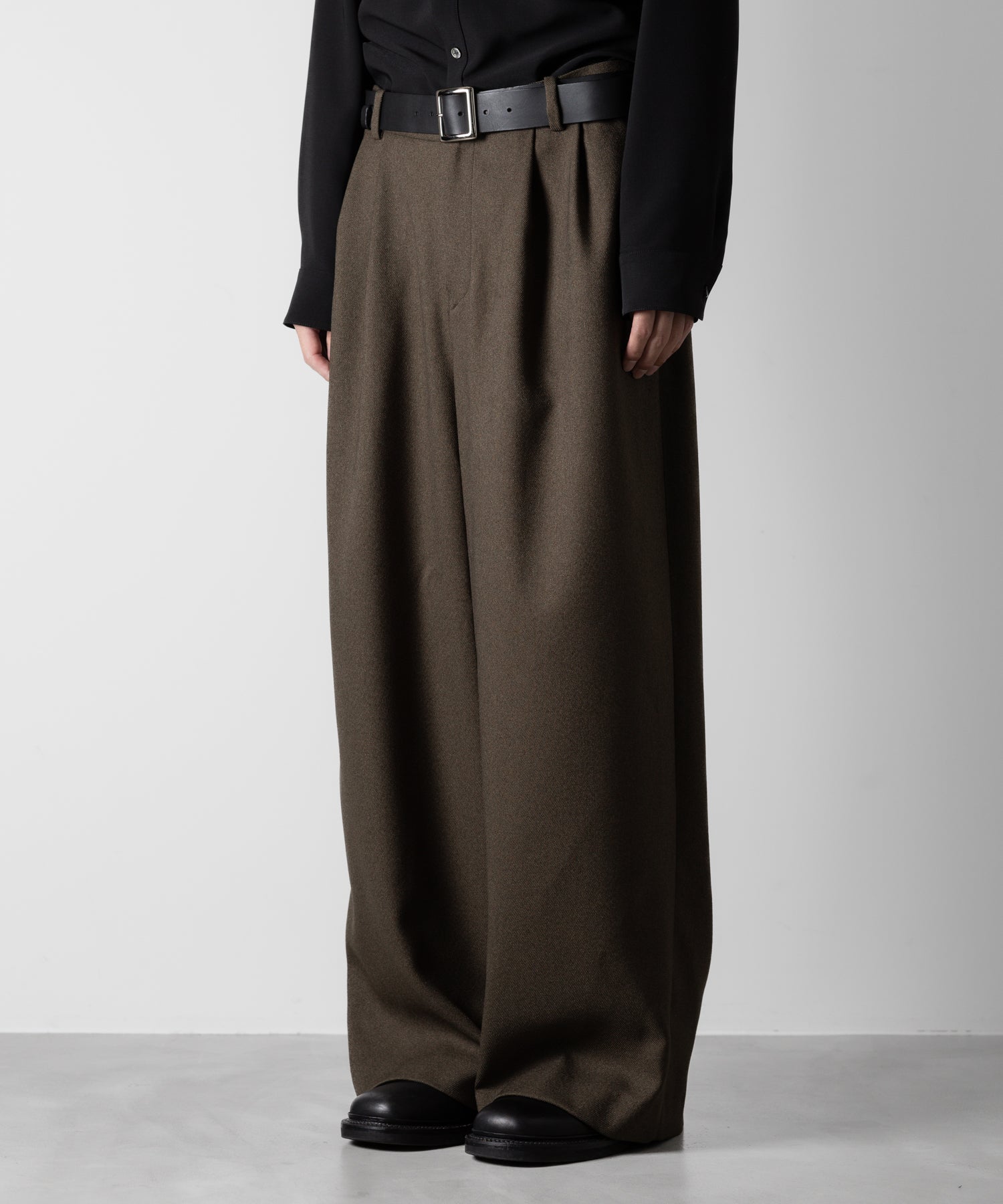 ato(アトウ)のLANATEC WIDE PANTS - KHAKIの公式通販サイトsession福岡セレクトショップ