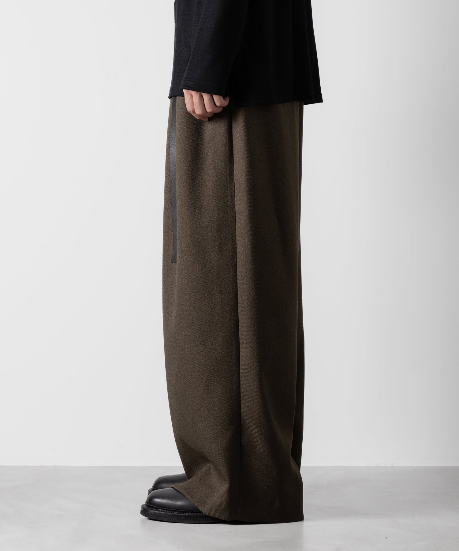 ato(アトウ)のLANATEC WIDE PANTS - KHAKIの公式通販サイトsession福岡セレクトショップ