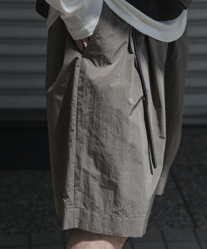 ssstein(シュタイン)のWINDPROOF NYLON WIDE EASY SHORT TROUSERS - TAUPEの公式通販サイトsession福岡セレクトショップ