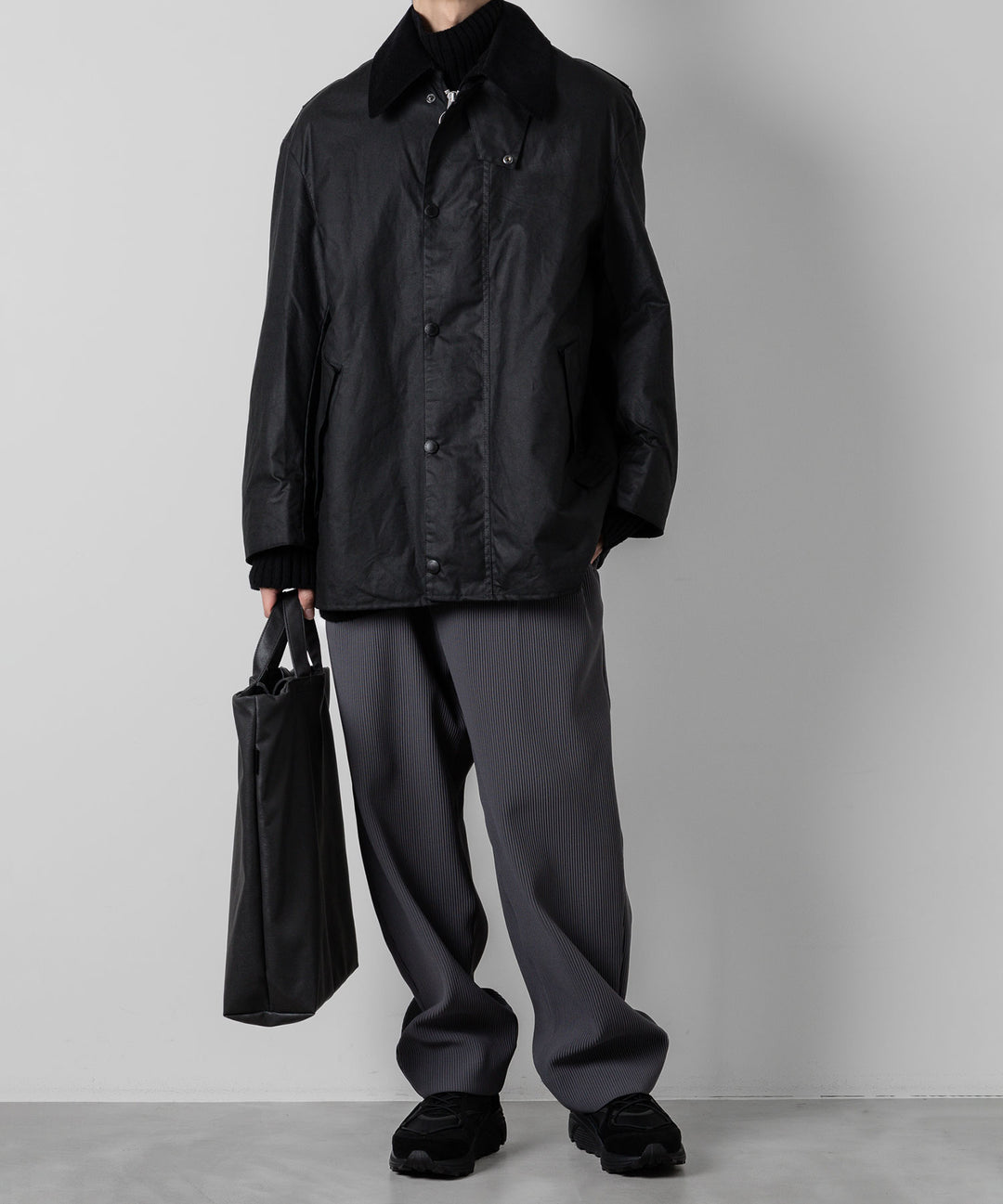 stein(シュタイン)のGRADATION PLEATS TWO TUCK TROUSERSのN.GREY