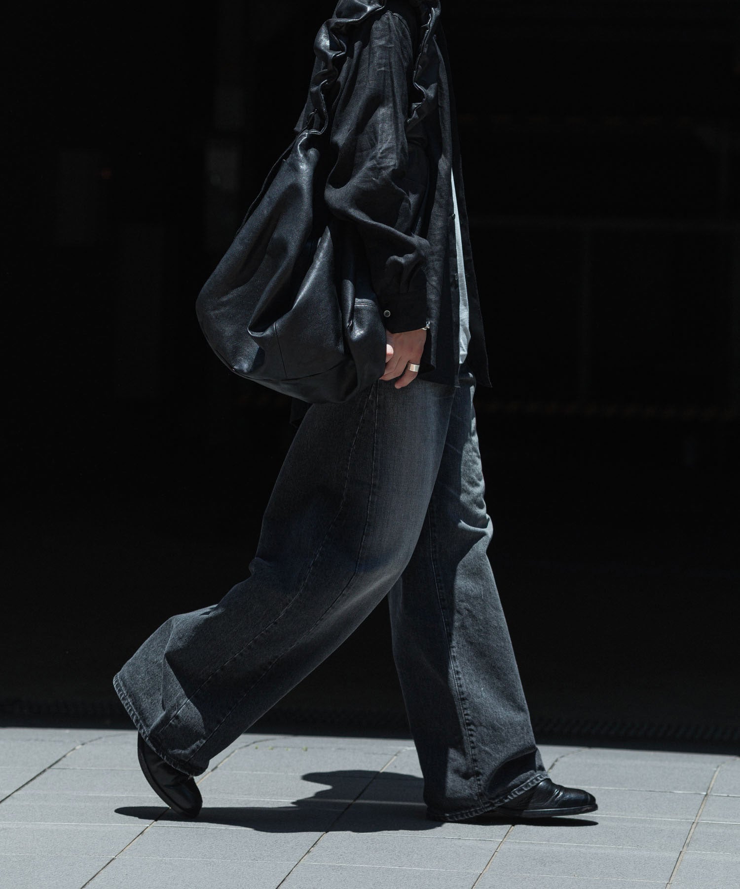 ssstein / シュタイン】GOAT LEATHER SHIRRING HANDLE SHOULDER BAG