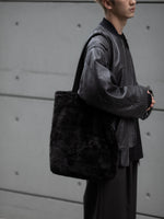 画像をギャラリービューアに読み込む, ssstein(シュタイン)の24AWコレクション ACRYLIC FUR TOTE BAG - BLACK 公式通販サイトsession福岡セレクトショップ
