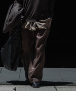 画像をギャラリービューアに読み込む, ssstein(シュタイン)のLIGHT LINEN WIDE EASY TROUSERS - BROWNの公式通販サイトsession福岡セレクトショップ
