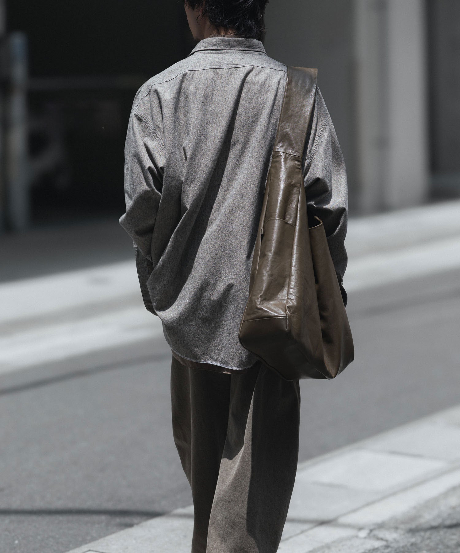 INTÉRIM/インテリム】 MILK PAINT VINTAGE WASH BLACK SHUTTLE