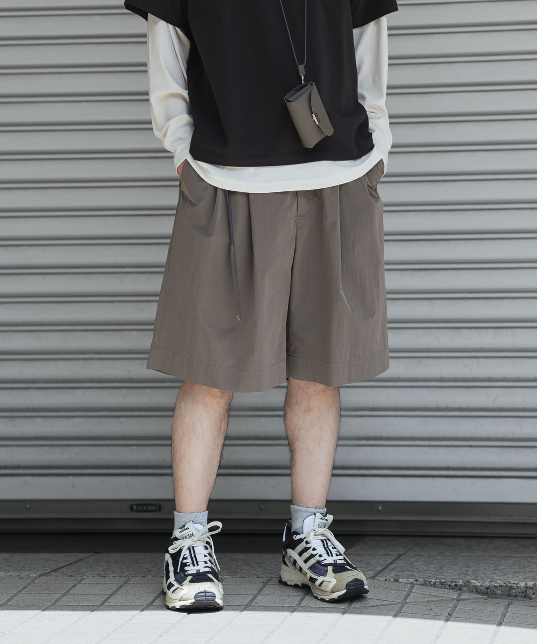 ssstein(シュタイン)のWINDPROOF NYLON WIDE EASY SHORT TROUSERS - TAUPEの公式通販サイトsession福岡セレクトショップ