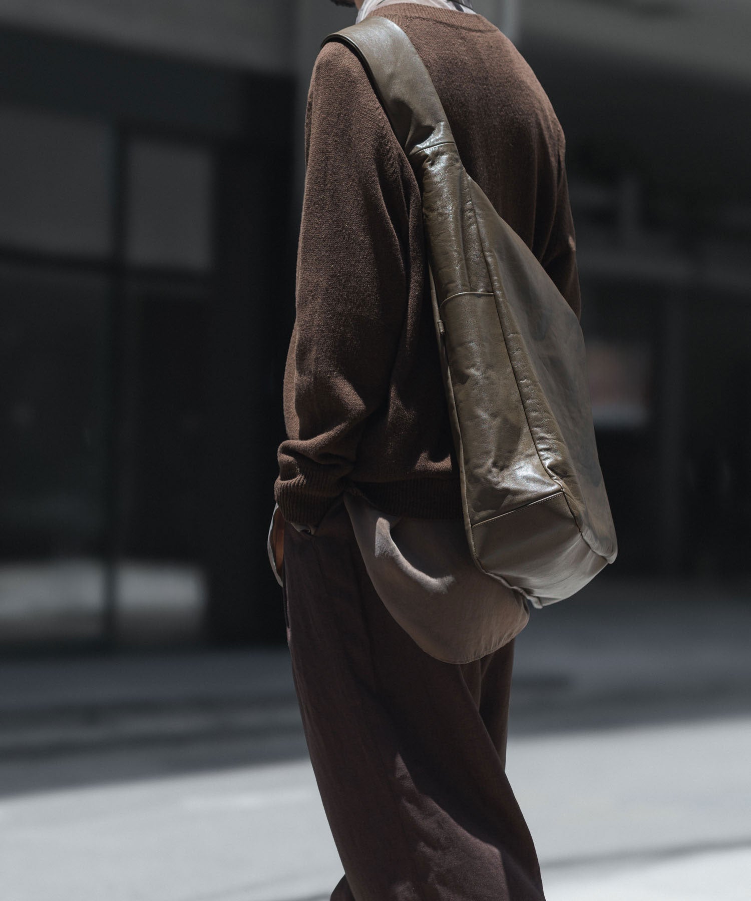 ssstein / シュタイン】GOAT LEATHER SHOULDER BAG - OLIVE | 公式通販