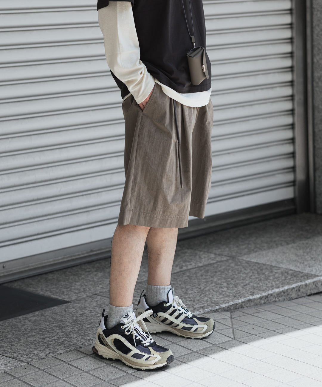 ssstein(シュタイン)のWINDPROOF NYLON WIDE EASY SHORT TROUSERS - TAUPEの公式通販サイトsession福岡セレクトショップ