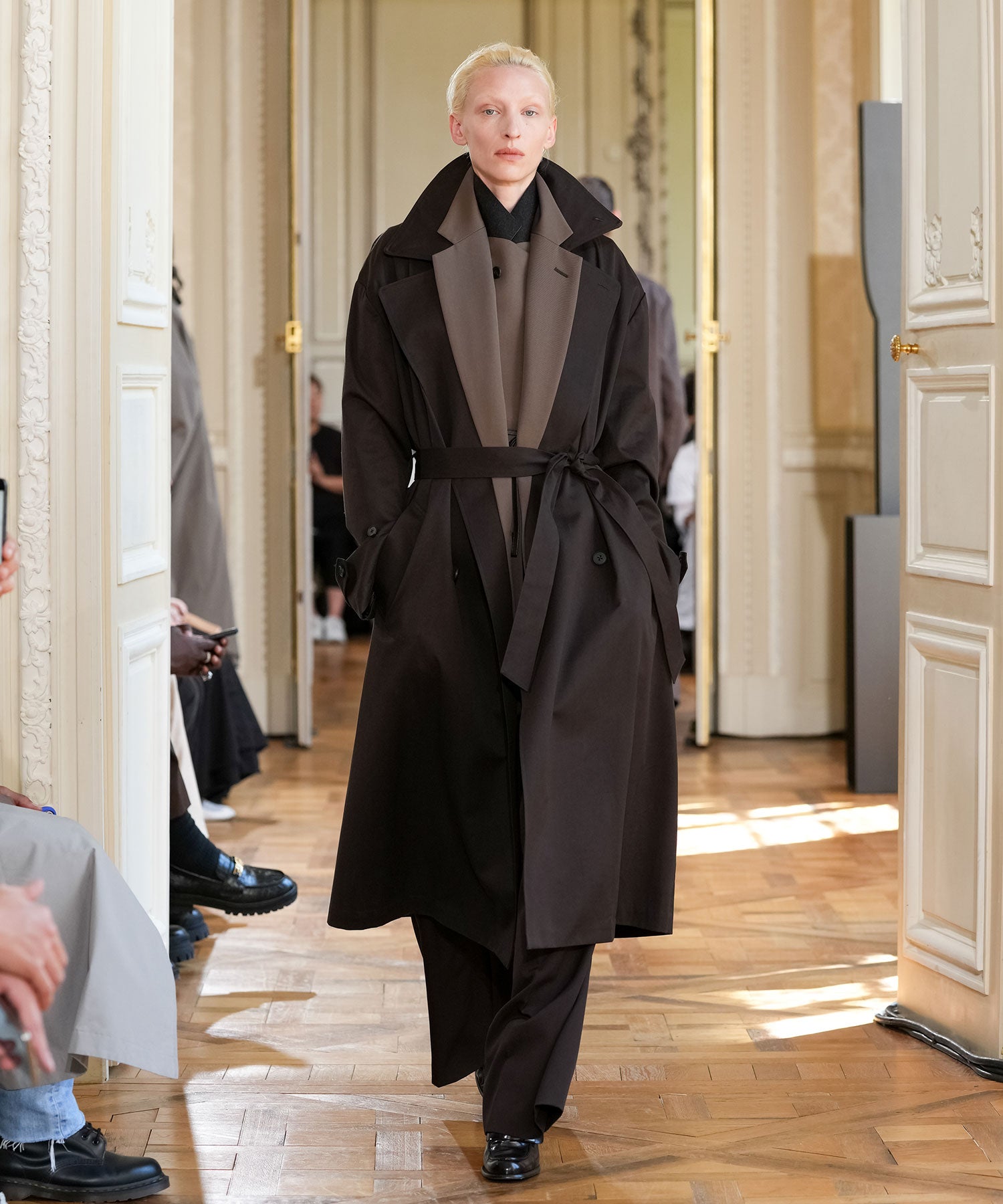 ssstein / シュタイン】COTTON SATIN OVERSIZED DOUBLE BREASTED COAT