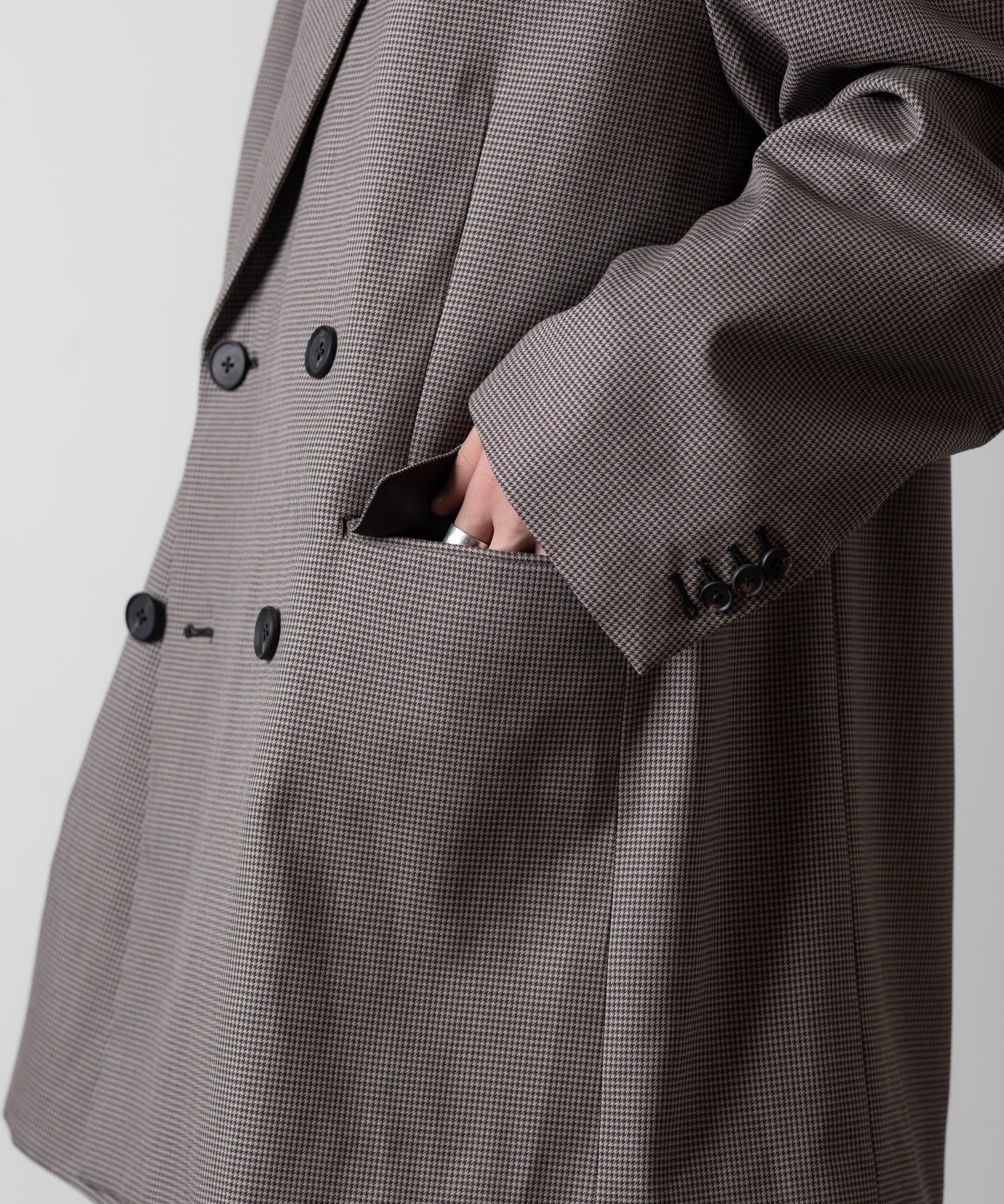 ssstein(シュタイン)のDOUBLE WEAVE HOUNDSTOOTH PEAK LAPEL SHORT COAT - HOUNDSTOOTHの公式通販サイトsession福岡セレクトショップ