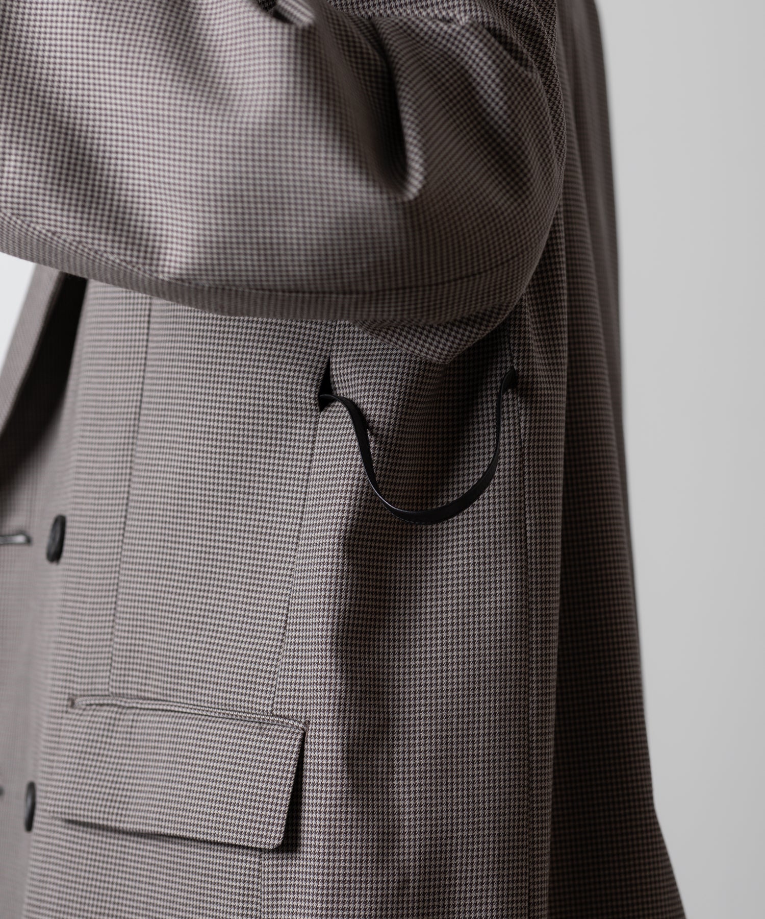 ssstein(シュタイン)のDOUBLE WEAVE HOUNDSTOOTH PEAK LAPEL SHORT COAT - HOUNDSTOOTHの公式通販サイトsession福岡セレクトショップ