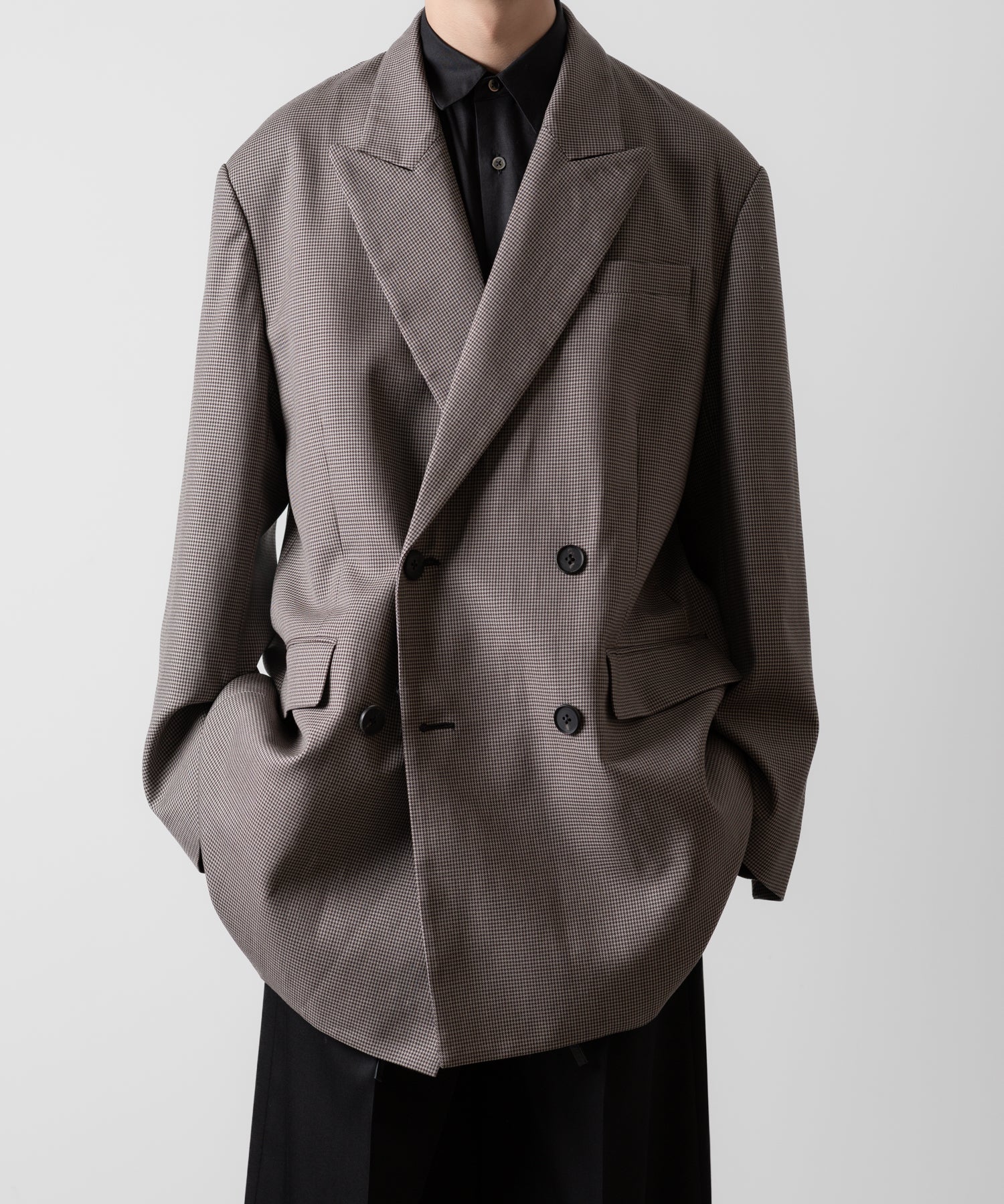 ssstein(シュタイン)のDOUBLE WEAVE HOUNDSTOOTH PEAK LAPEL SHORT COAT - HOUNDSTOOTHの公式通販サイトsession福岡セレクトショップ