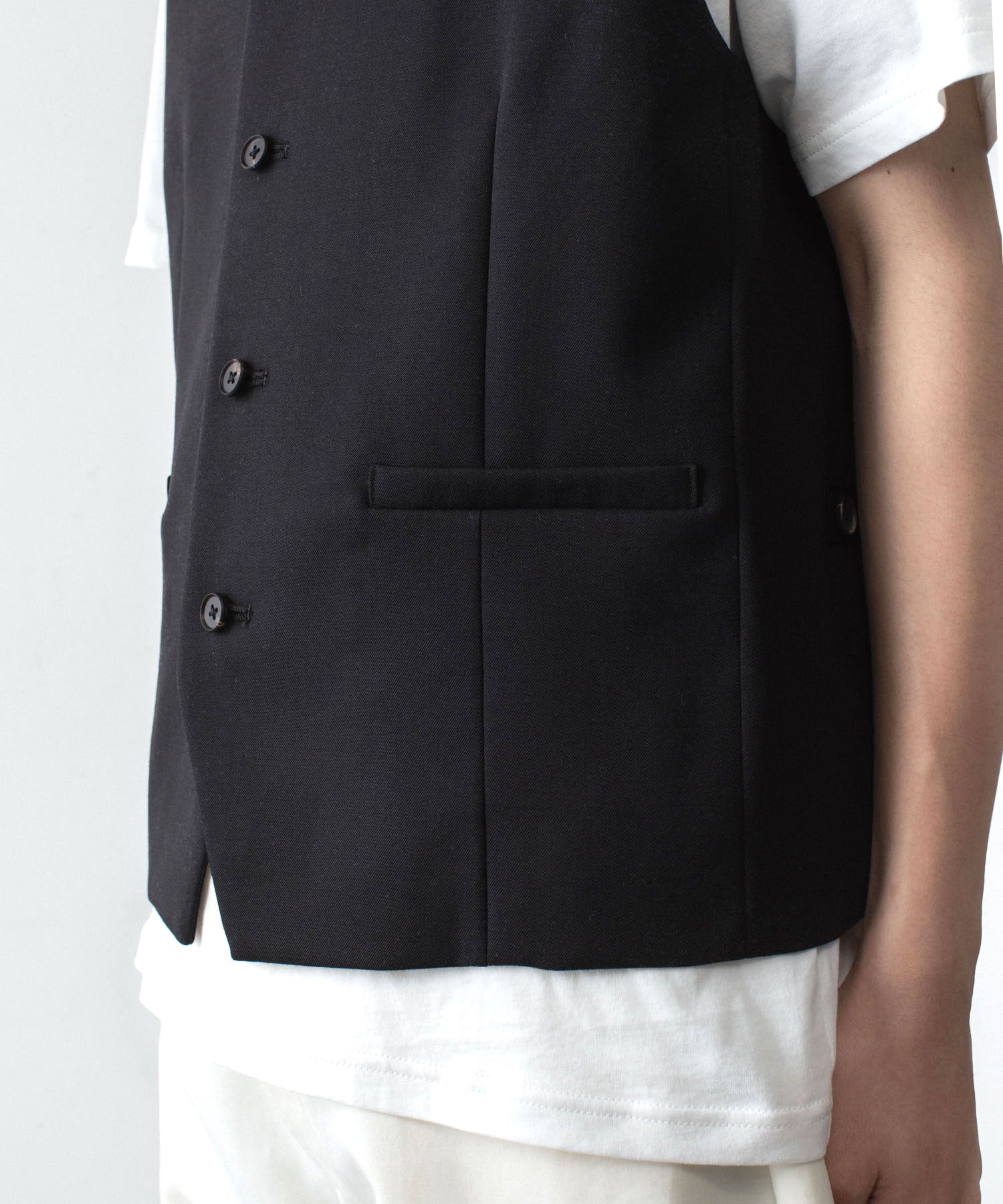 ssstein / シュタイン】WOOL GABARDINE BELTED VEST - BLACK | 公式