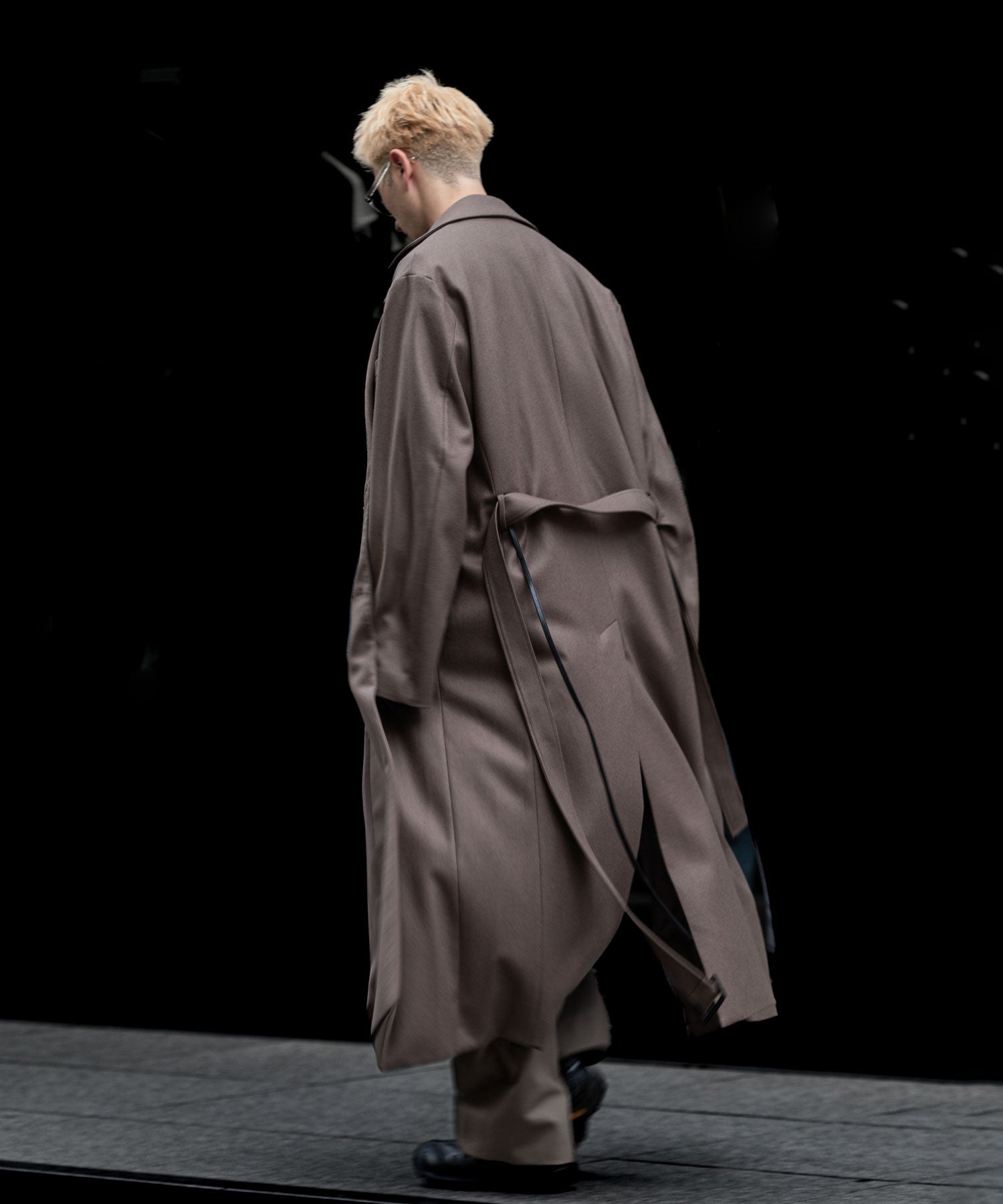 ssstein(シュタイン)の24AWコレクション OVERSIZED MAXI-LENGTH DOUBLE BREASTED COAT - DARK GREIGE 公式通販サイトsession福岡セレクトショップ