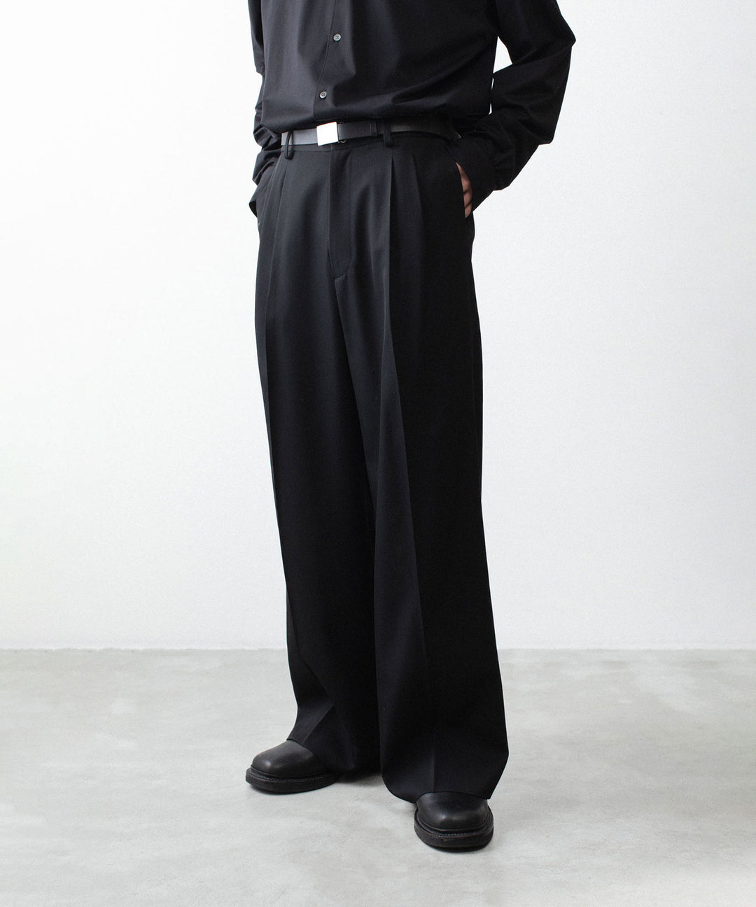 ssstein(シュタイン)のEASY LONG WIDE TROUSERS (2/90 WOOL GABARDINE) - BLACKの公式通販サイトsession福岡セレクトショップ
