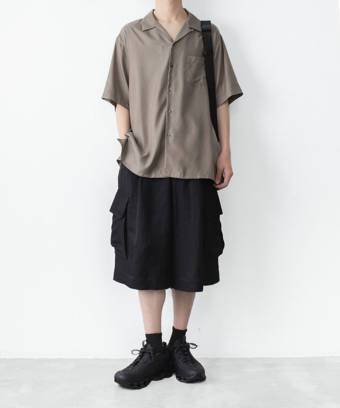 ssstein(シュタイン)のCUPRO TWILL OVERSIZED OPEN COLLAR SS SHIRT - TAUPEの公式通販サイトsession福岡セレクトショップ