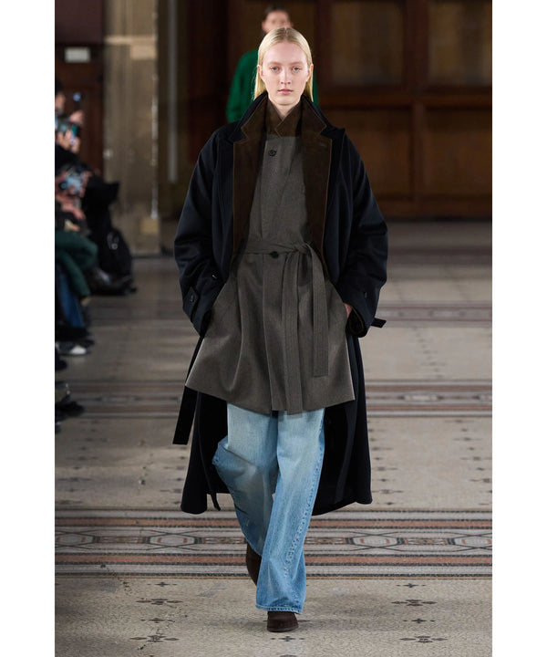ssstein(シュタイン)の2026-27AWコレクションLOOKの004