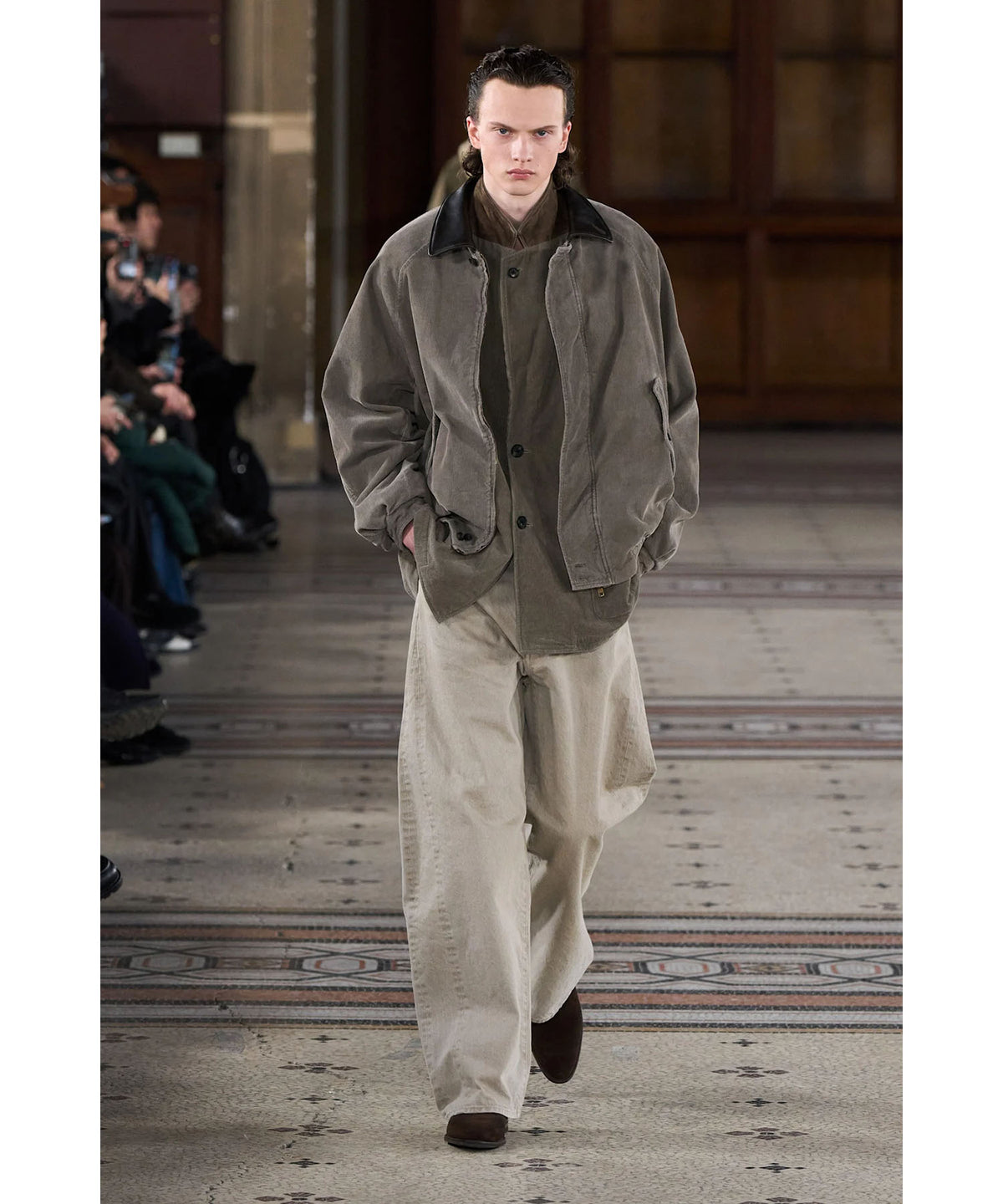 ssstein(シュタイン)の2026-27AWコレクションLOOKの018