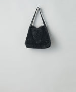 画像をギャラリービューアに読み込む, ssstein(シュタイン)の24AWコレクション SHEEP FUR FLAP SHOULDER BAG - BLACKxBLACK 公式通販サイトsession福岡セレクトショップ
