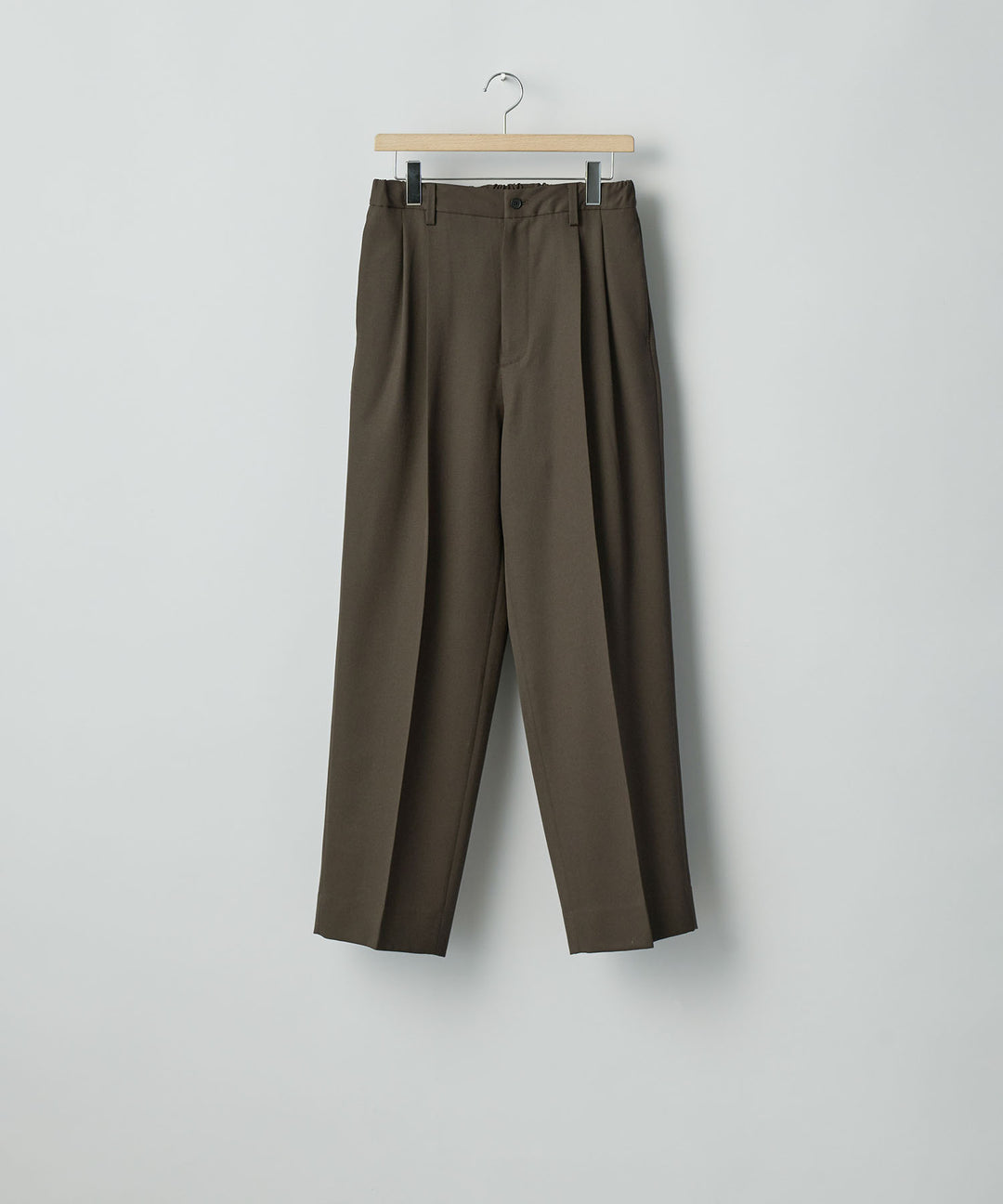 ssstein(シュタイン)のTWO TUCK EASY TROUSERS (2/60 WOOL GABARDINE) - MILITARY KHAKIの公式通販サイトsession福岡セレクトショップ
