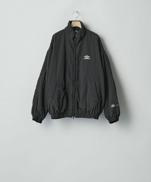 ssstein × UMBRO】CO/NY POPLIN PADDED JACKET - BLACK | 公式通販