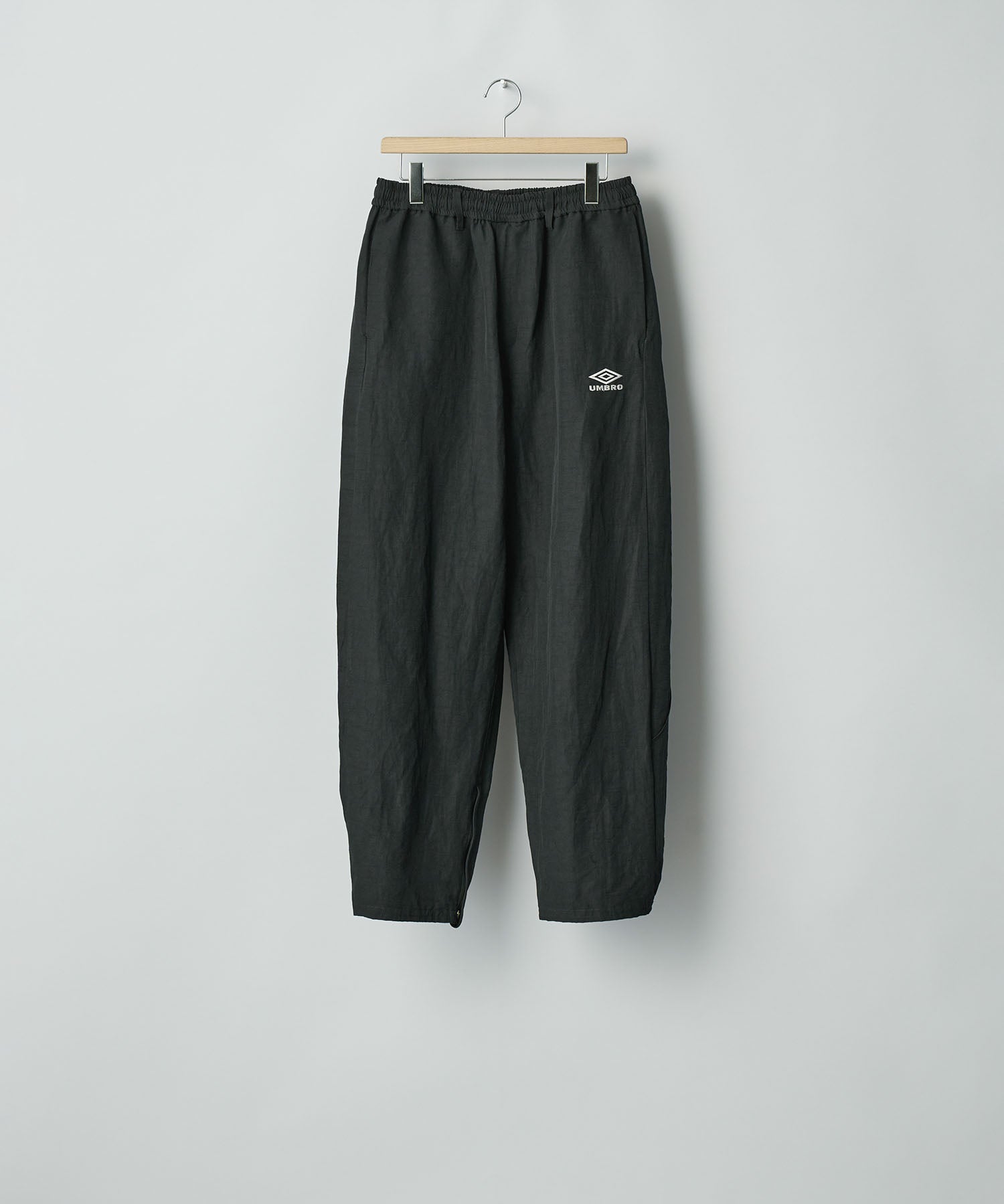 ssstein×UMBRO(シュタイン×アンブロ)のLINEN/NYLON TRACK TROUSERS - BLACKの公式通販サイトsession福岡セレクトショップ