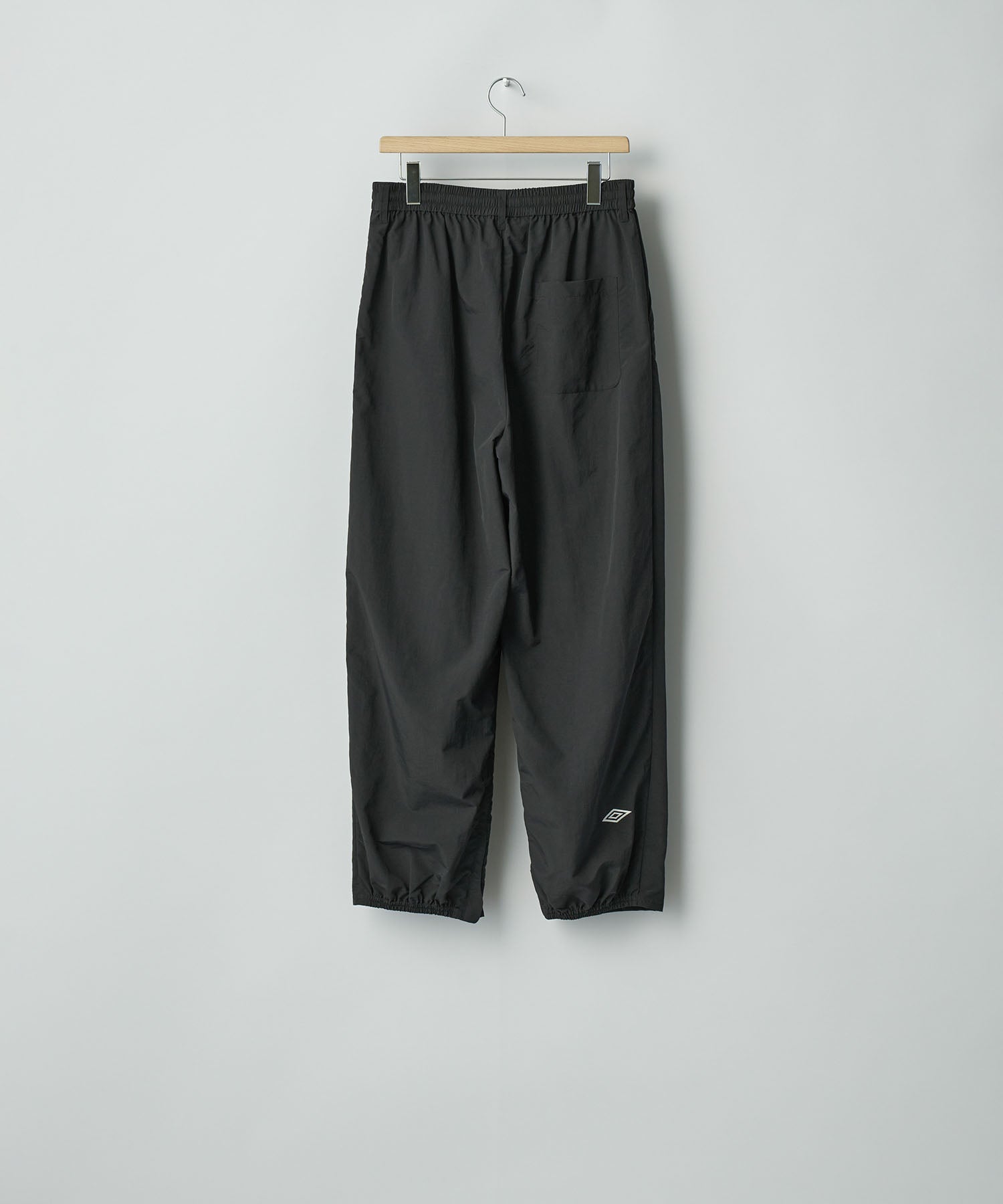 ssstein × UMBRO】CO/NY POPLIN TRACK TROUSERS - BLACK | 公式
