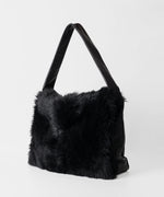 画像をギャラリービューアに読み込む, ssstein(シュタイン)の24AWコレクション SHEEP FUR FLAP SHOULDER BAG - BLACKxBLACK 公式通販サイトsession福岡セレクトショップ
