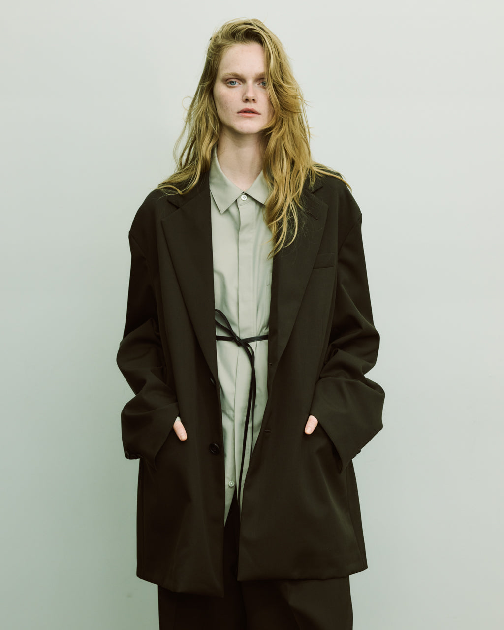 stein(シュタイン)の24SSコレクションOVERSIZED SINGLE BREASTED LONG JACKETのMILITARY KHAKI sessionセッション福岡セレクトショップ 公式通販サイト