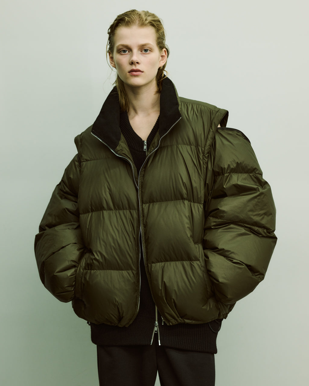 stein(シュタイン)の24SSコレクションDETACHABLE SLEEVES CROPPED DOWN JACKETのMILITARY KHAKI sessionセッション福岡セレクトショップ 公式通販サイト