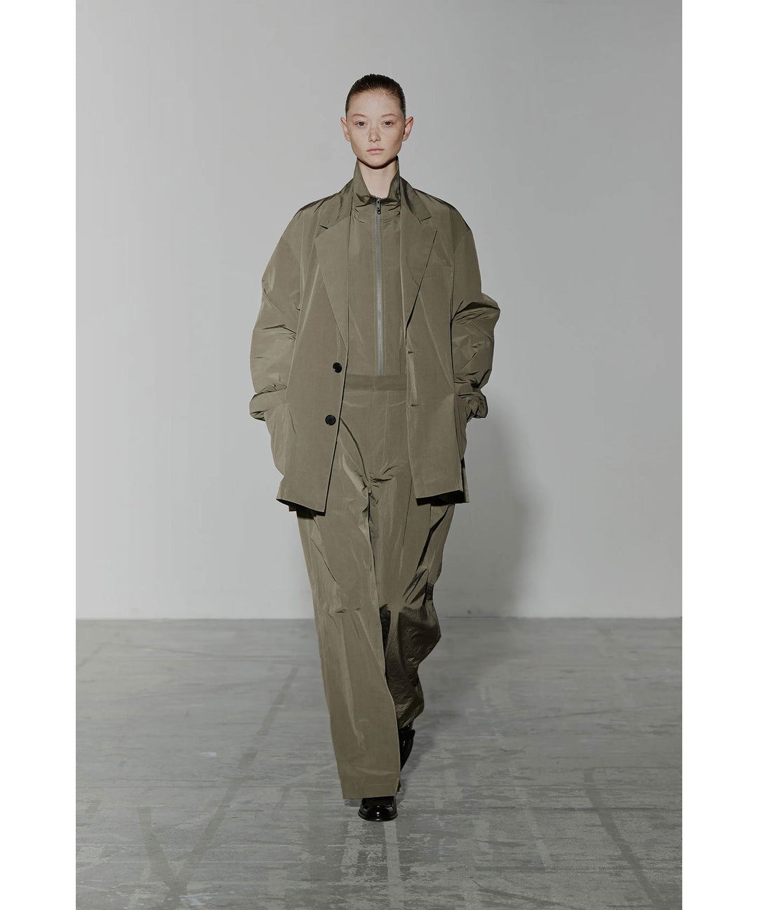 ssstein(シュタイン)のWINDPROOF NYLON WIDE EASY TROUSERS - TAUPEの公式通販サイトsession福岡セレクトショップ