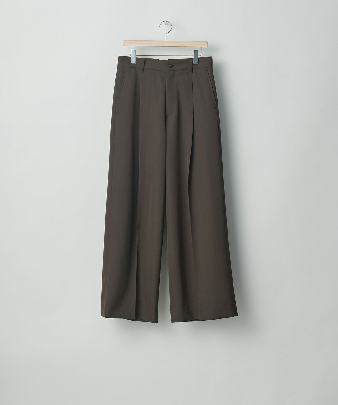 stein(シュタイン)の23AWコレクションEXTRA WIDE TROUSERSのMILITARY KHAKI