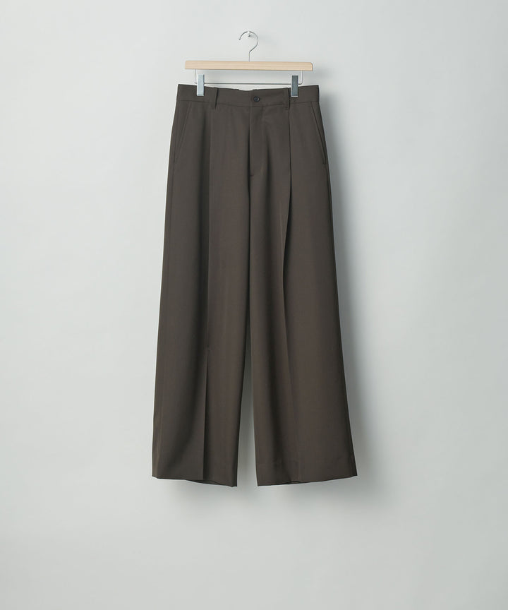 stein(シュタイン)の23AWコレクションEXTRA WIDE TROUSERSのMILITARY KHAKI