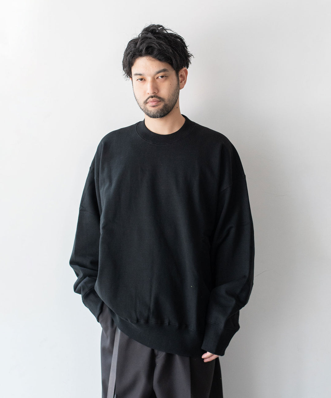 stein(シュタイン)の23AWコレクションOVERSIZED UNTWISTED YARN SWEAT LS のBLACK