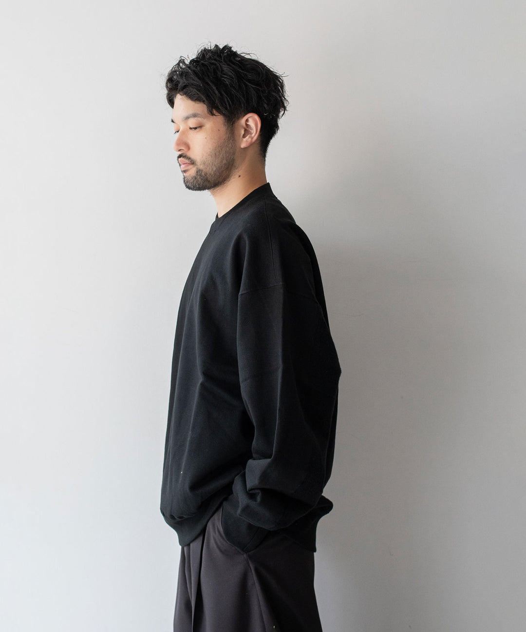 stein(シュタイン)の23AWコレクションOVERSIZED UNTWISTED YARN SWEAT LS のBLACK