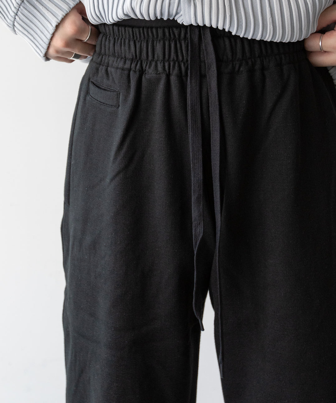 stein(シュタイン)の23AWコレクションUNTWISTED YARN SWEAT PANTS のBLACK