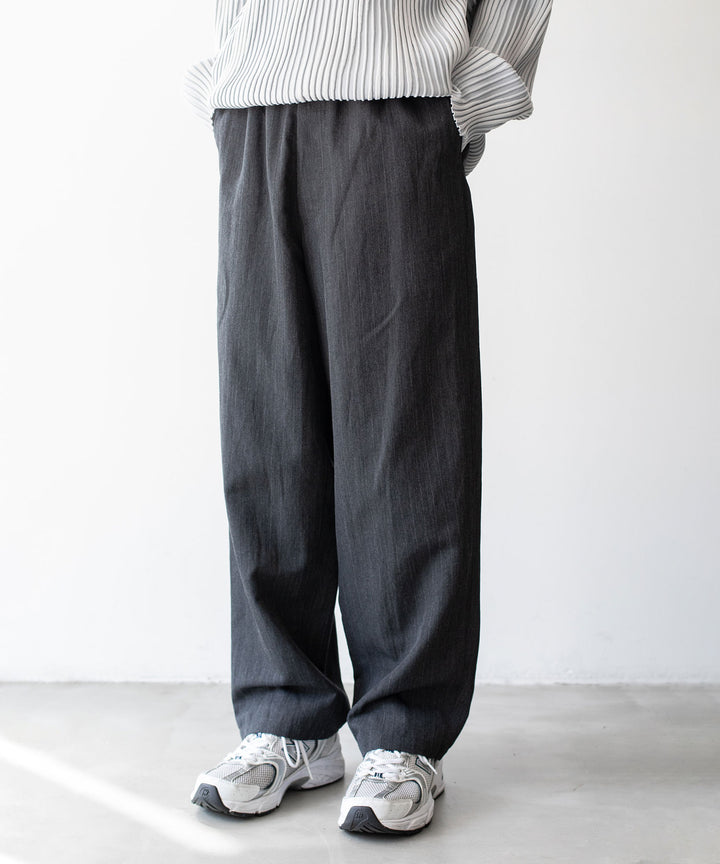 stein(シュタイン)の23AWコレクションDRAWSTRING WIDE TROUSERSのCHARCOAL