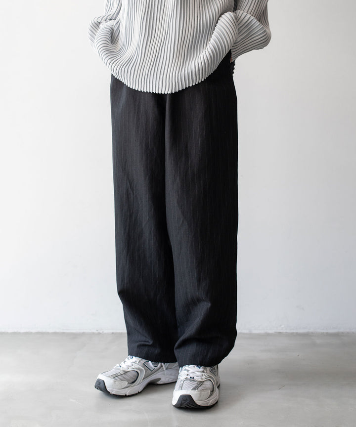 stein(シュタイン)の23AWコレクションDRAWSTRING WIDE TROUSERSのBLACK  代替テキストを編集