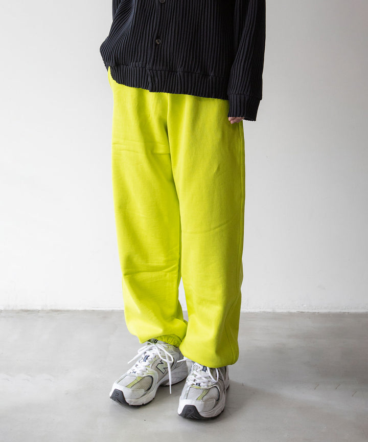 stein(シュタイン)の23AWコレクションUNTWISTED YARN SWEAT PANTS のYELLOW