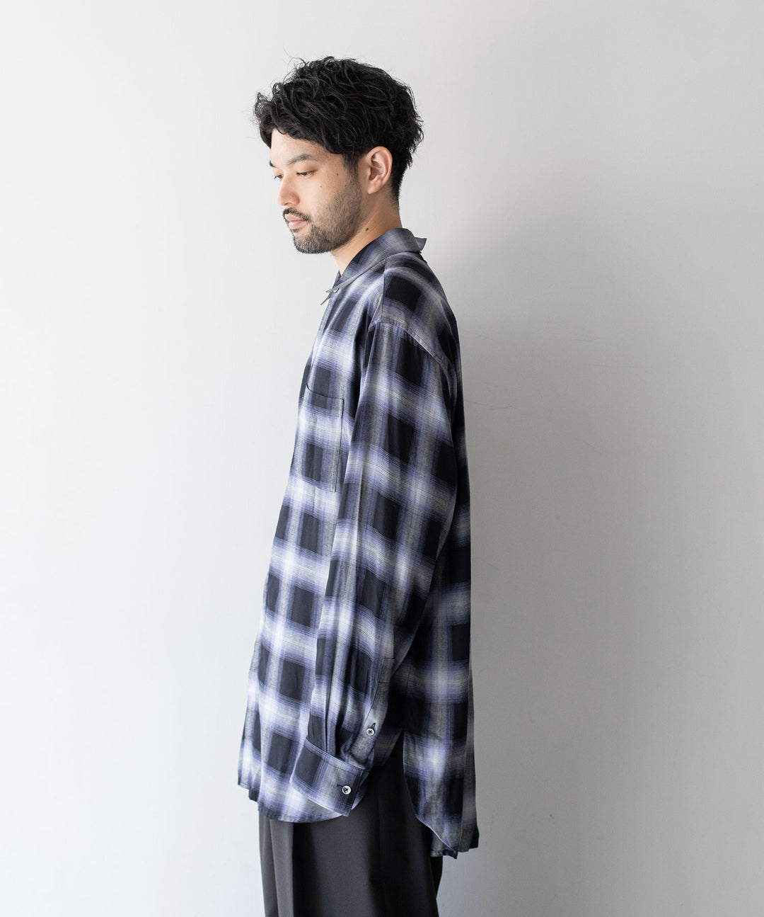 stein(シュタイン)の23AWコレクションOVERSIZED BREAKABLE LONG SHIRTのPURPLE OMBRE
