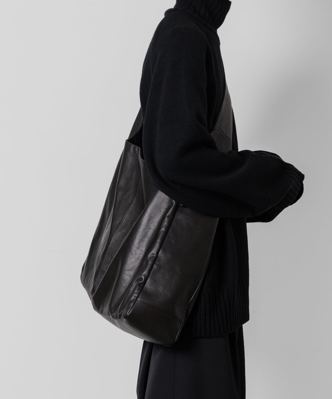 stein(シュタイン)の24SSコレクションSHOULDER BAGのBLACK(LEATHER) sessionセッション福岡セレクトショップ 公式通販サイト